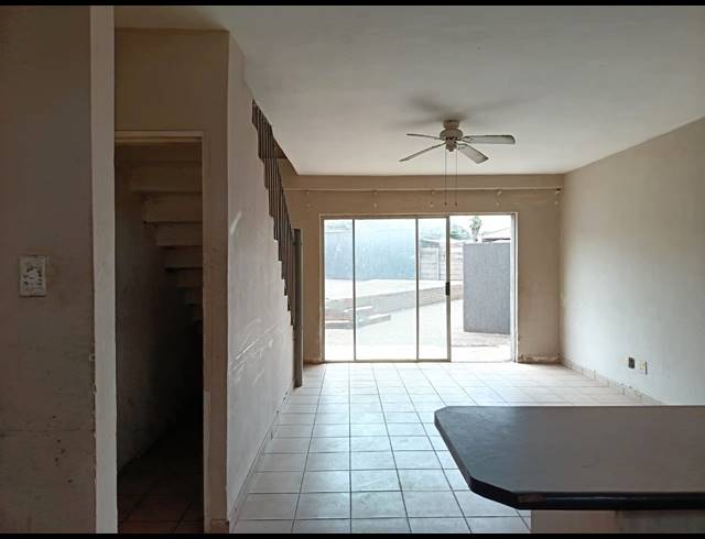38 BEDROOM FLAT FOR SALE IN VANDERBIJLPARK CW 6